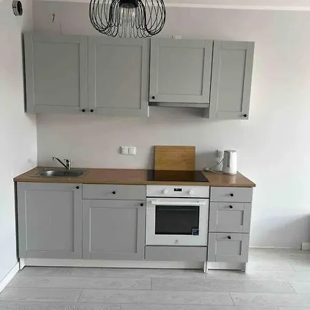 New 1 Bed With Balcony, Local Amenities Apartment Warsaw