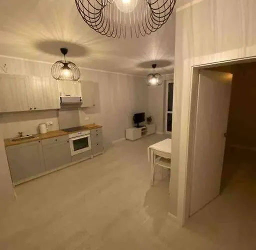 New 1 Bed With Balcony, Local Amenities Varşova