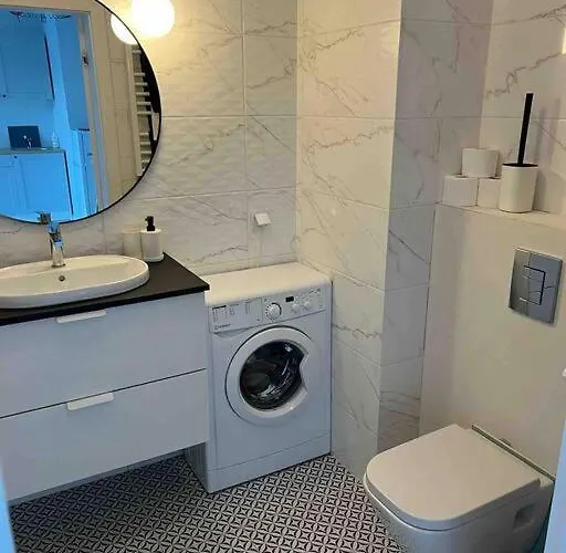 New 1 Bed With Balcony, Local Amenities *