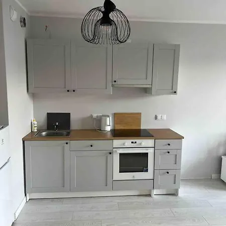 Апартаменты New 1 Bed With Balcony, Local Amenities