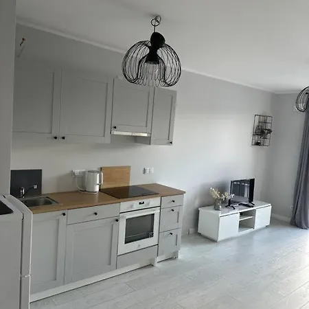 New 1 Bed With Balcony, Local Amenities Apartment *