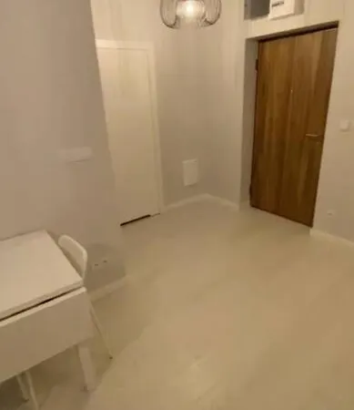 New 1 Bed With Balcony, Local Amenities 바르샤바