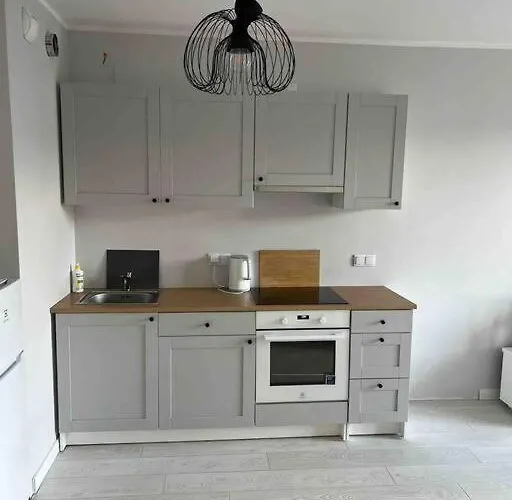 Apartment New 1 Bed With Balcony, Local Amenities